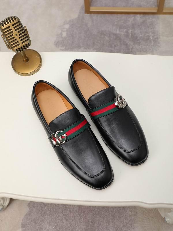 Gucci Men's Shoes 941